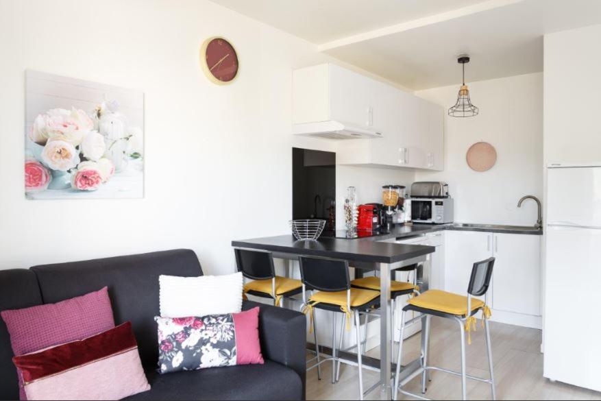 Appartement Cozy: 10/15 Min Des Champs Elysee Sartrouville Eksteriør billede