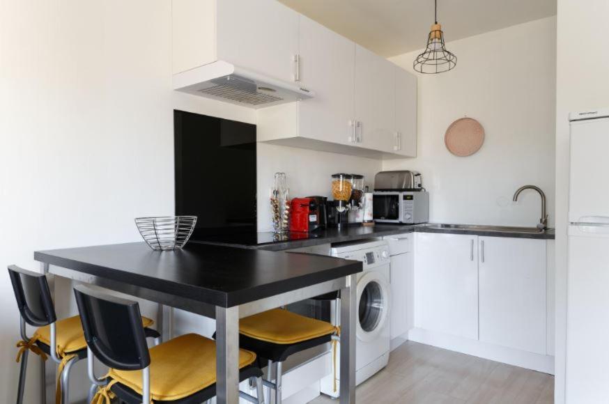 Appartement Cozy: 10/15 Min Des Champs Elysee Sartrouville Eksteriør billede